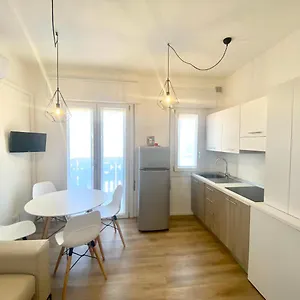 Maria Luisa - Piazza Mazzini - 30 Mt Dal Mare - Appartamento